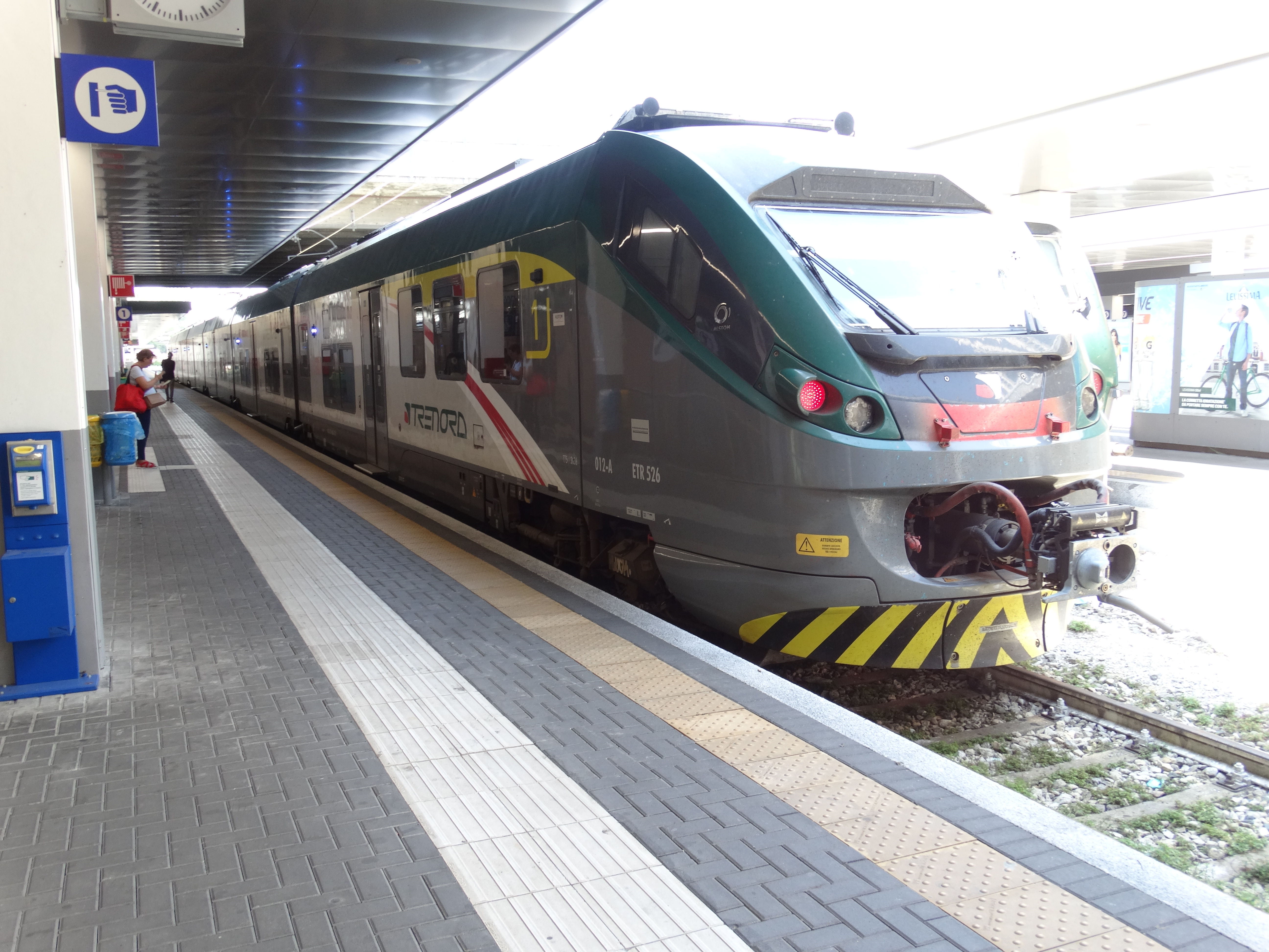 FUNET Railway Photography Archive: Italy - Trenord and TILO
