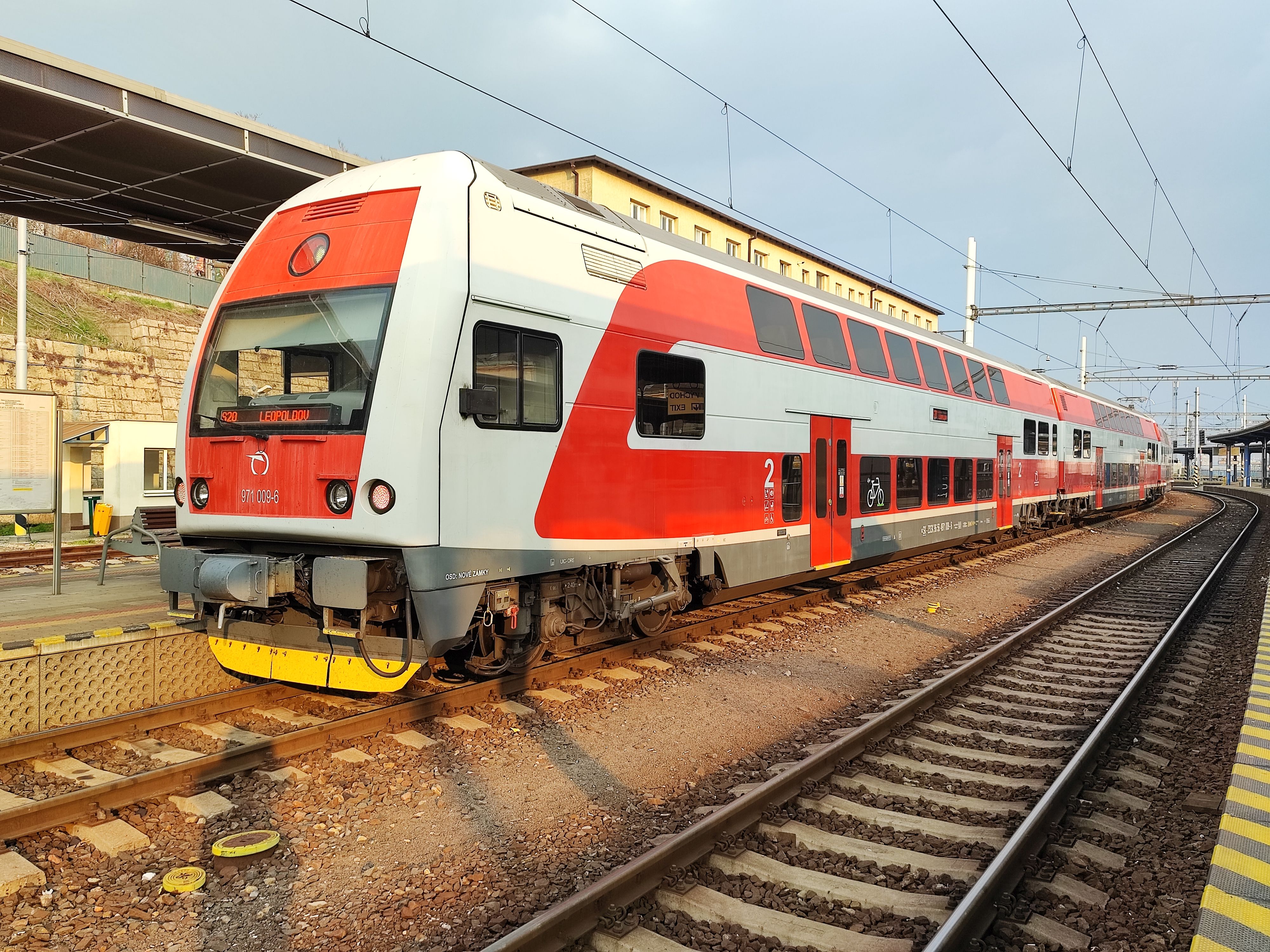 FUNET Railway Photography Archive: Slovakia - diesel and electric multiple  units