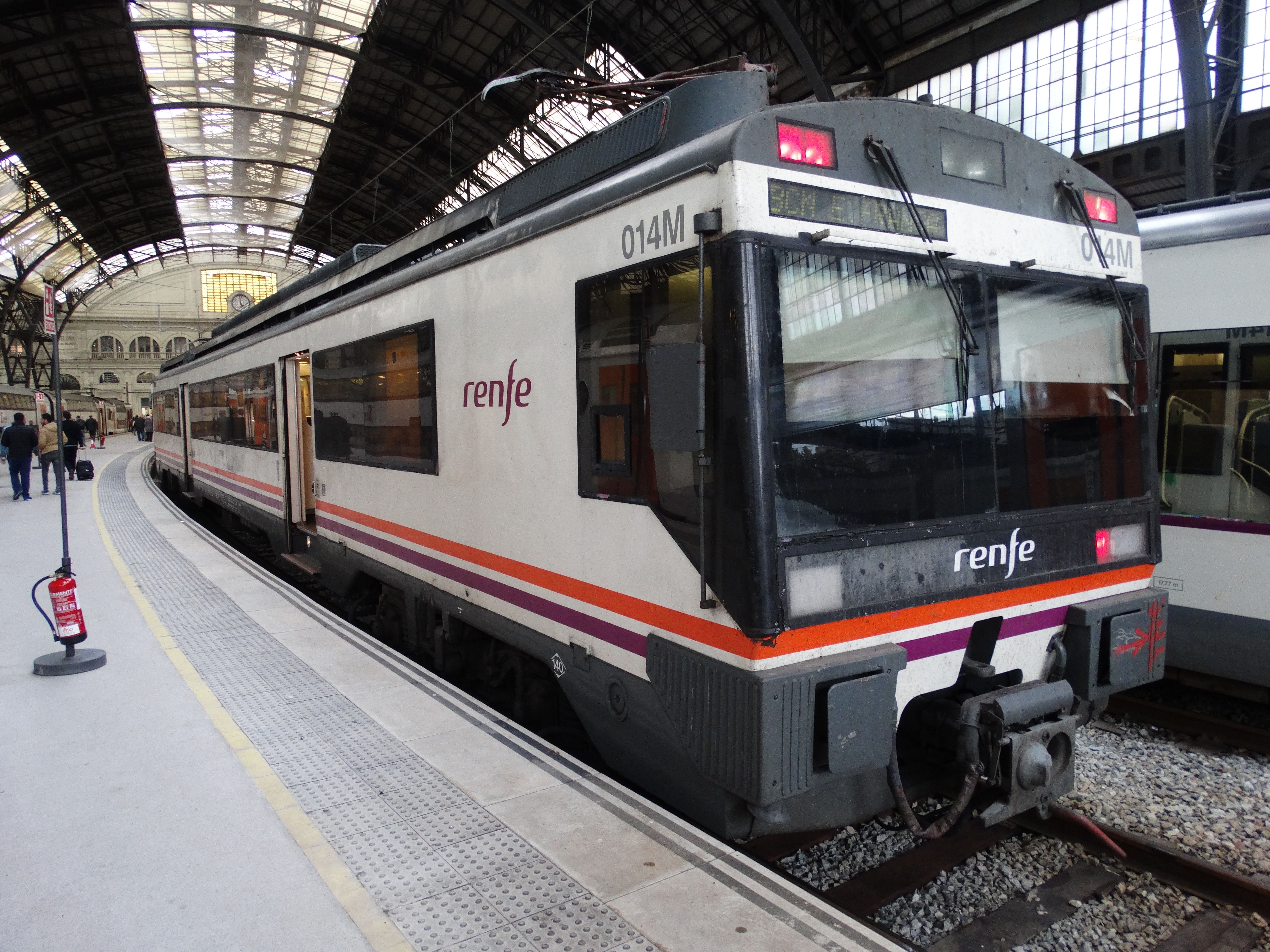 FUNET Railway Photography Archive: Spain - Renfe Media Distancia, medium  distance regional express trains
